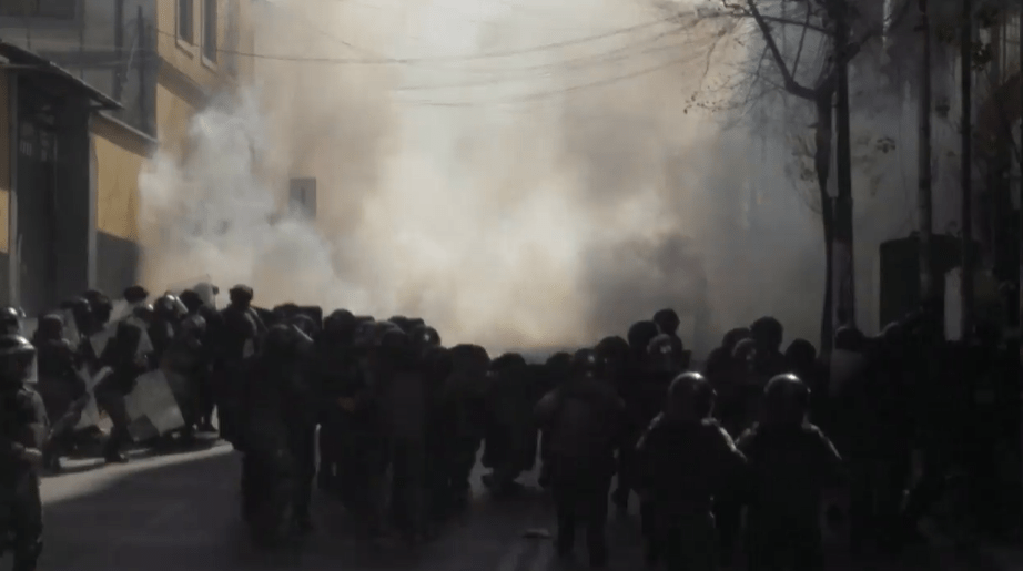 Bolivia vive una nueva jornada de tensión con enfrentamientos entre manifestantes y policía